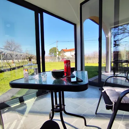 Pesa House Apartman *