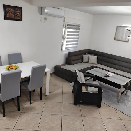 Apartman Pesa House