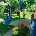 Pesa With Private Pool, Jacuzzi & Sports Garden Подгориця