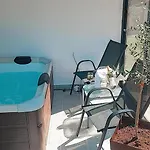 Pesa With Private Pool, Jacuzzi & Sports Garden Podgorica