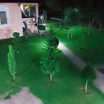 Pesa With Private Pool, Jacuzzi & Sports Garden Апартаменти Подгориця