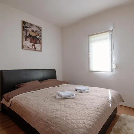 公寓 Pesa House 波德戈里察