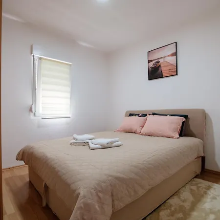 Hidden Oasis Pesa - Luxury With Pool & *