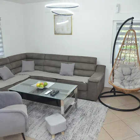 Hidden Oasis Pesa - Luxury With Pool & * Подгориця