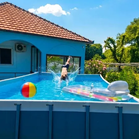 Hidden Oasis Pesa - Luxury With Pool &