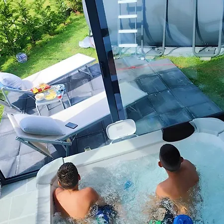 Hidden Oasis Pesa - Luxury With Pool & Апартаменти *