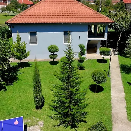 Hidden Oasis Pesa - Luxury With Pool & Apartament