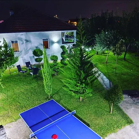 Hidden Oasis Pesa - Luxury With Pool &