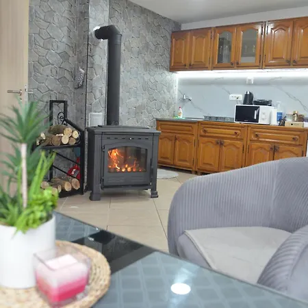 Apartman Hidden Oasis Pesa - Luxury With Pool & Podgorica