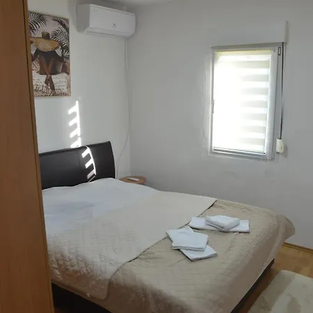 Hidden Oasis Pesa - Luxury With Pool & Apartman Podgorica